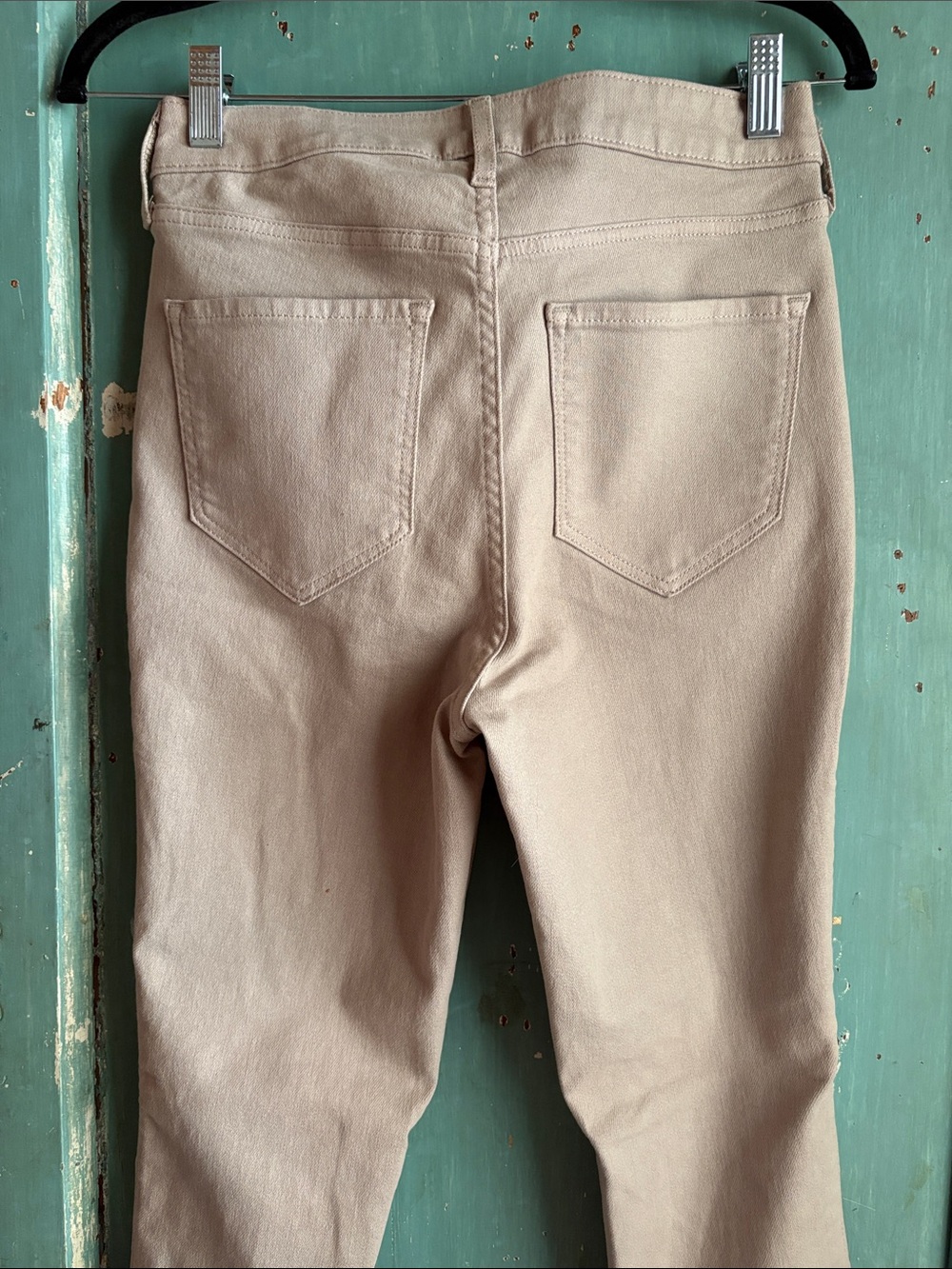 Old Navy Beige/Tan Women’s Skinny Jeans - Picture 3 of 3